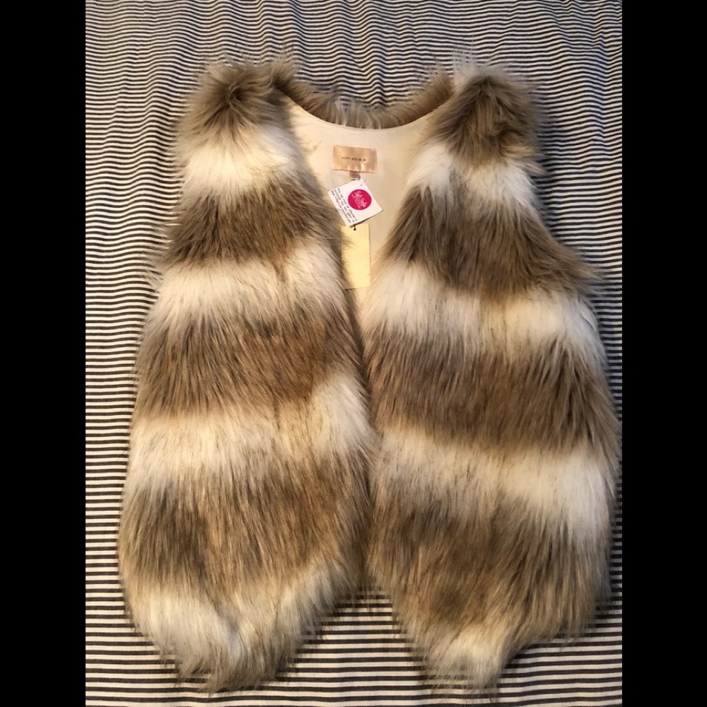 SKIES ARE BLUE FAUX FUR VEST